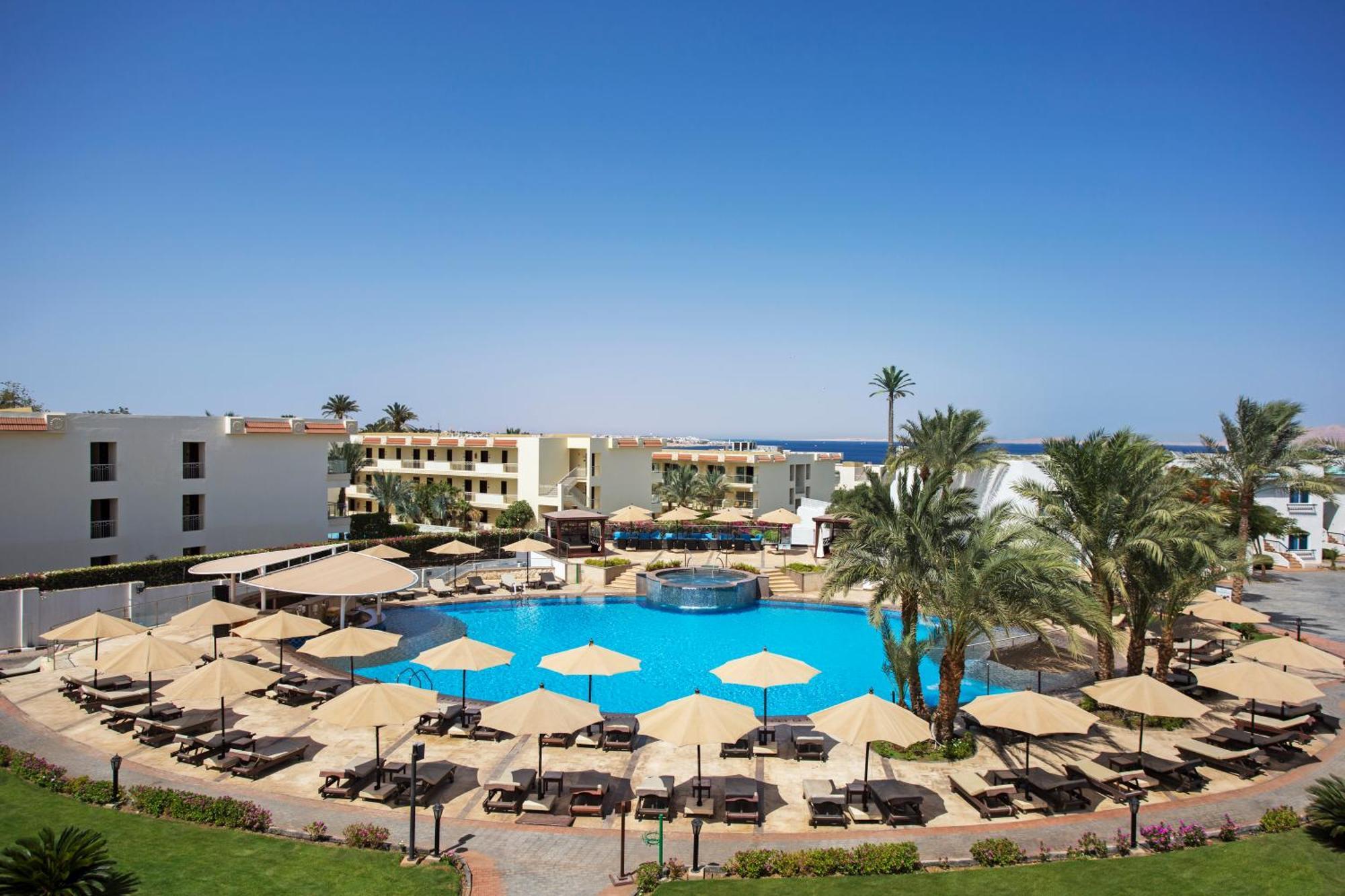 술탄 가든 리조트 샤름 엘 셰이크 외부 사진 The swimming pool at the Hilton Sharm El Sheikh